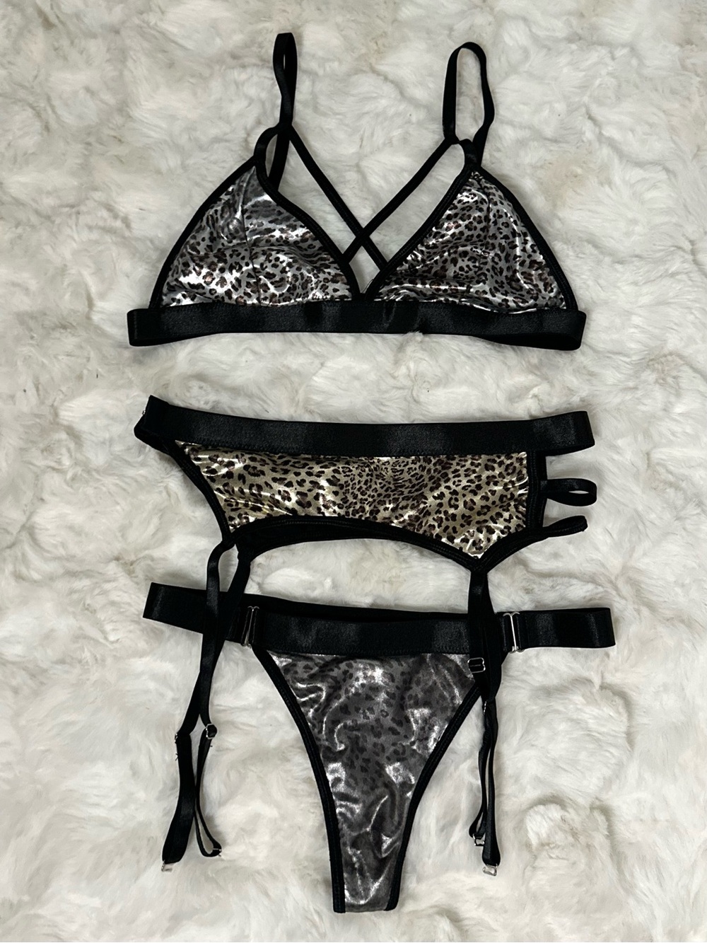 NWOT Leopard Print Strappy Essential Stylish Lingerie Set - Black Trim